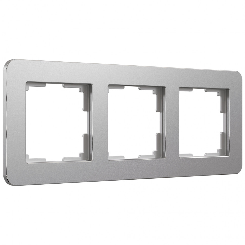Рамка из металла на 3 поста Platinum алюминий W0032606 фото 1 &mdash; Multielectrika