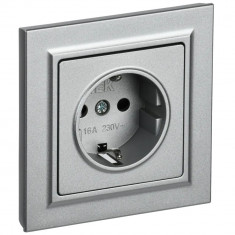 Розетка с заземлением с защитными шторками 16А в сборе IEK Brite РСР14-1-0-БрА алюминий &mdash; Multielectrika