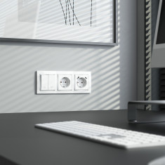 Рамка из поликарбоната на 3 поста Snabb Basic белый W0032001 &mdash; Multielectrika