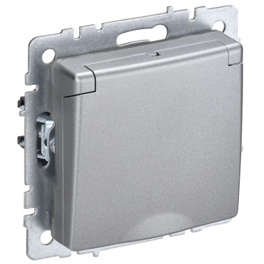 Розетка с заземлением с защитными шторками и крышкой 16А IP44 IEK Brite РСбш10-3-44-БрА алюминий — Multielectrika