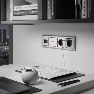 Розетка с заземлением (глянцевый никель) W1171002 — Multielectrika