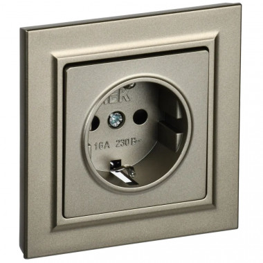 Розетка с заземлением с защитными шторками 16А в сборе IEK Brite РСР14-1-0-БрШ шампань — Multielectrika