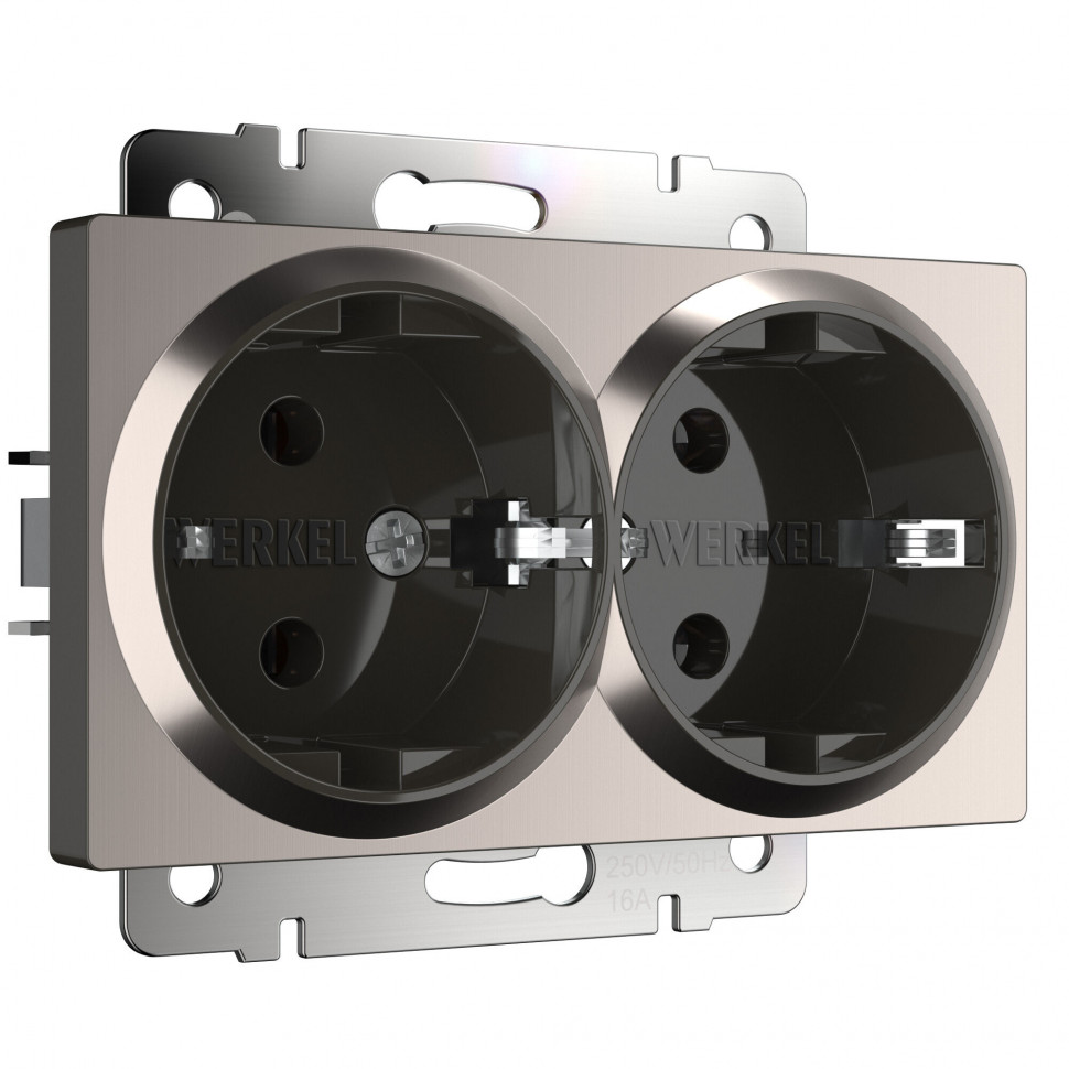 Розетка двойная с заземлением глянцевый никель W1172002 фото 1 &mdash; Multielectrika