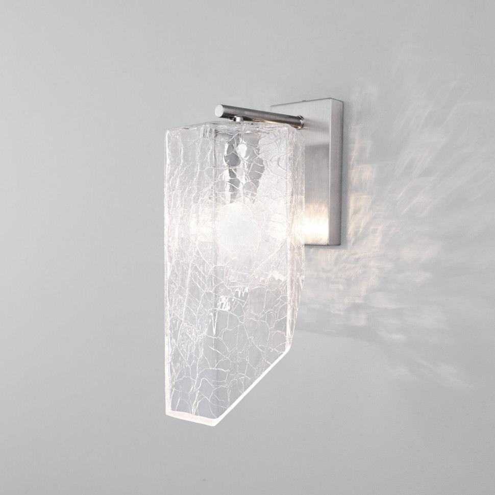 Настенный светильник с плафоном из фактурного стекла 381/1 фото 1 — Multielectrika