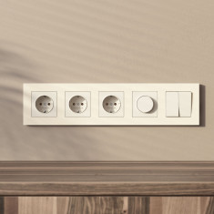 Рамка из поликарбоната на 5 постов Slab айвори софт W0052962 &mdash; Multielectrika