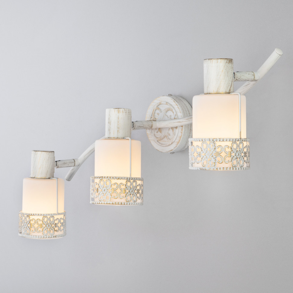 Спот с тремя плафонами 20025/3 белый с золотом фото 1 — Multielectrika