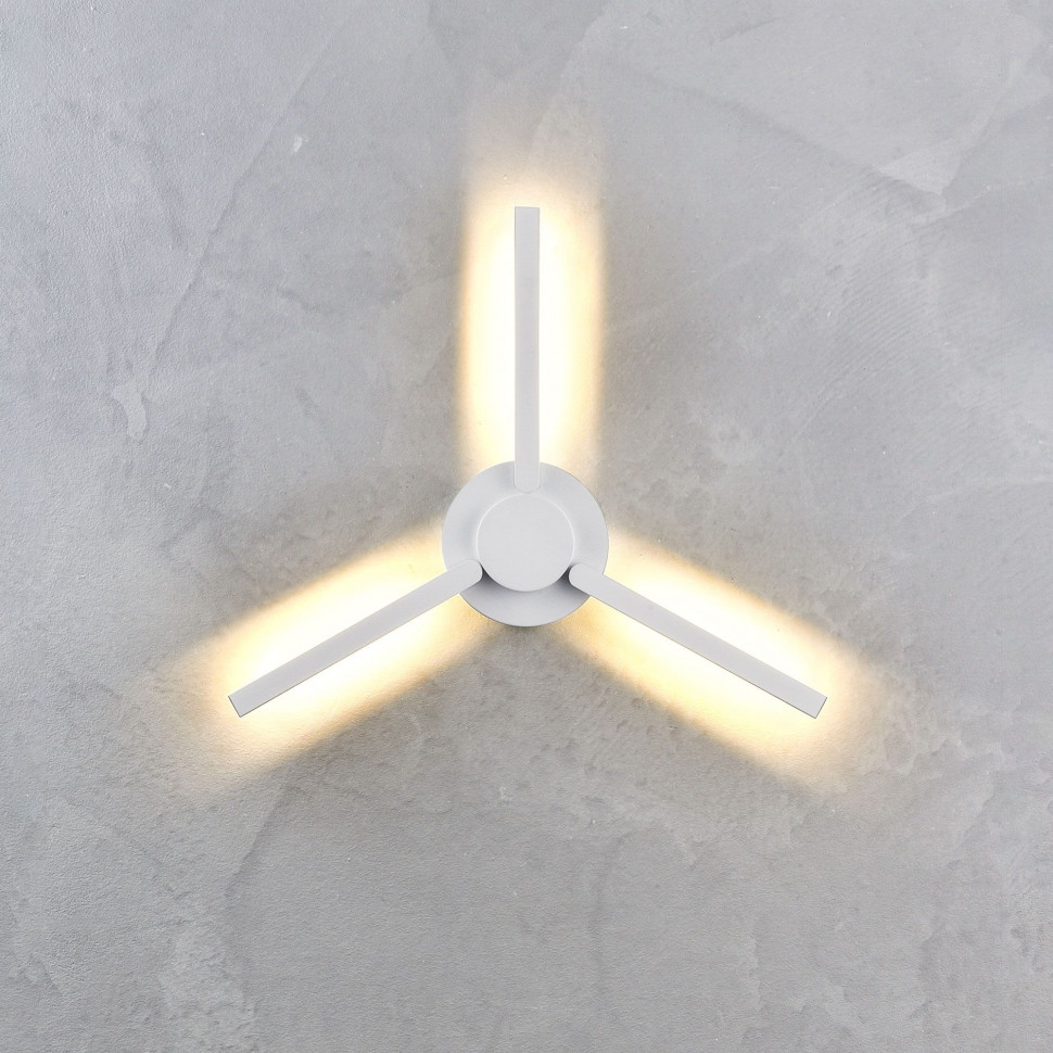 Пылевлагозащи<wbr>щенный светодиодный светильник с поворотным механизмом Lever IP54 1665 Techno LED белый фото 1 — Multielectrika