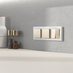 Розетка влагозащ. с зазем. с защит. крышкой и шторками N (шампань рифленый) W1171210 &mdash; Multielectrika