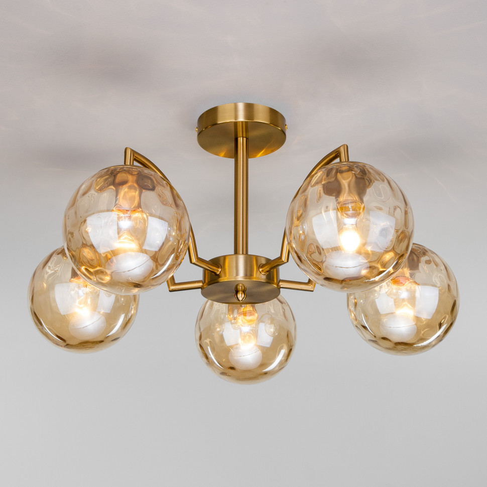 Потолочная люстра со стеклянными плафонами 30178/5 латунь фото 1 &mdash; Multielectrika