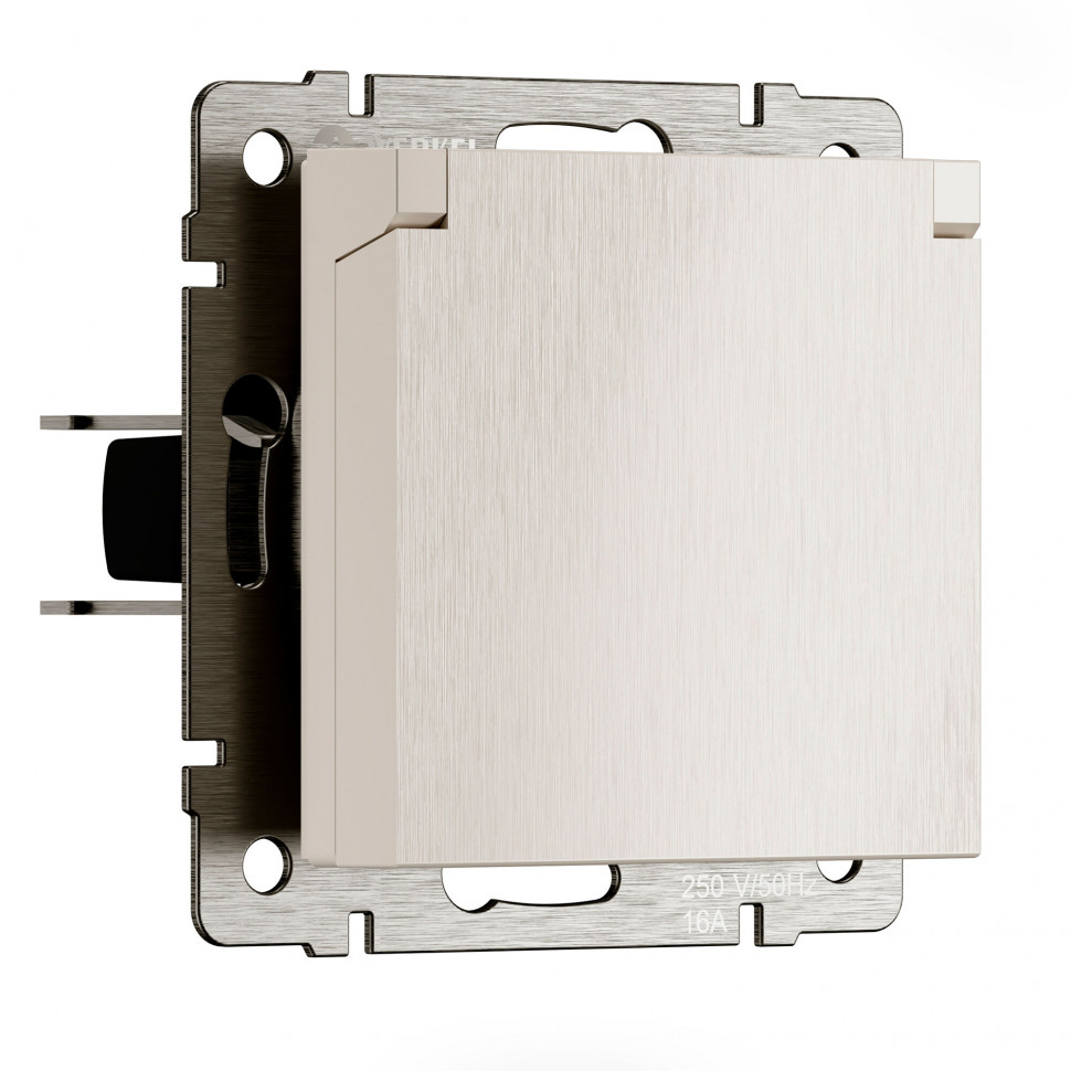 Розетка влагозащ. с зазем. с защит. крышкой и шторками N (перламутровый рифленый) W1171213 фото 1 &mdash; Multielectrika