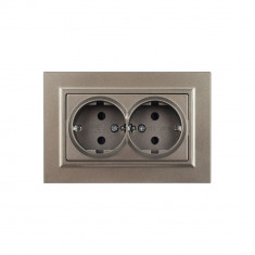 Розетка двойная с заземлением с защитными шторками 16А в сборе IEK Brite РСш12-3-БрШ шампань &mdash; Multielectrika
