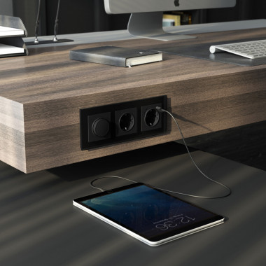 Рамка из стекла на 3 поста Senso черный soft-touch W0033108 — Multielectrika