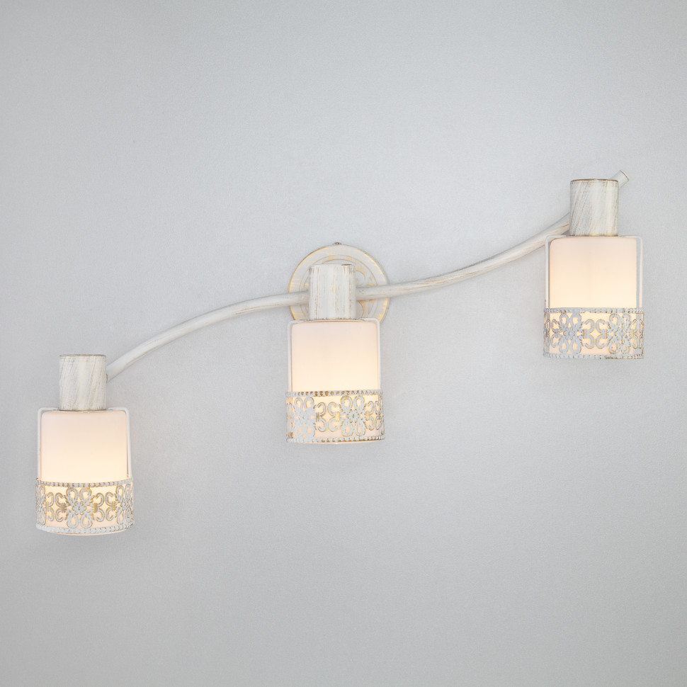 Настенный светильник 20025/3 белый с золотом / хром фото 1 &mdash; Multielectrika