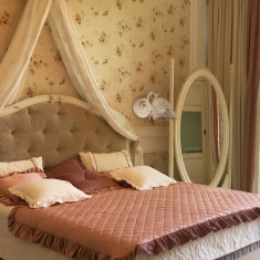 НАСТЕННЫЙ СВЕТИЛЬНИК СО СТЕКЛЯННЫМ ПЛАФОНОМ 22010/1 белый с золотом &mdash; Multielectrika