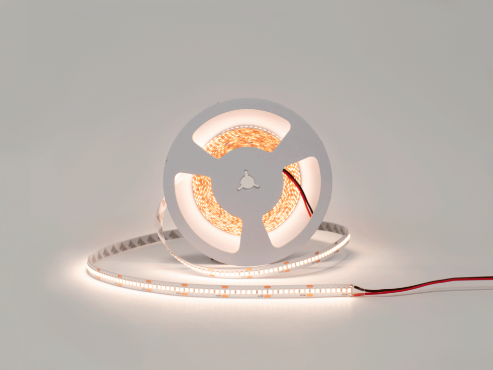 Лента высокоэффективная DSG-HE 2835, 240led/m, 24В, 14,4Вт,м, 3000K, CRI90, 5 лет гарантия фото 1 &mdash; Multielectrika