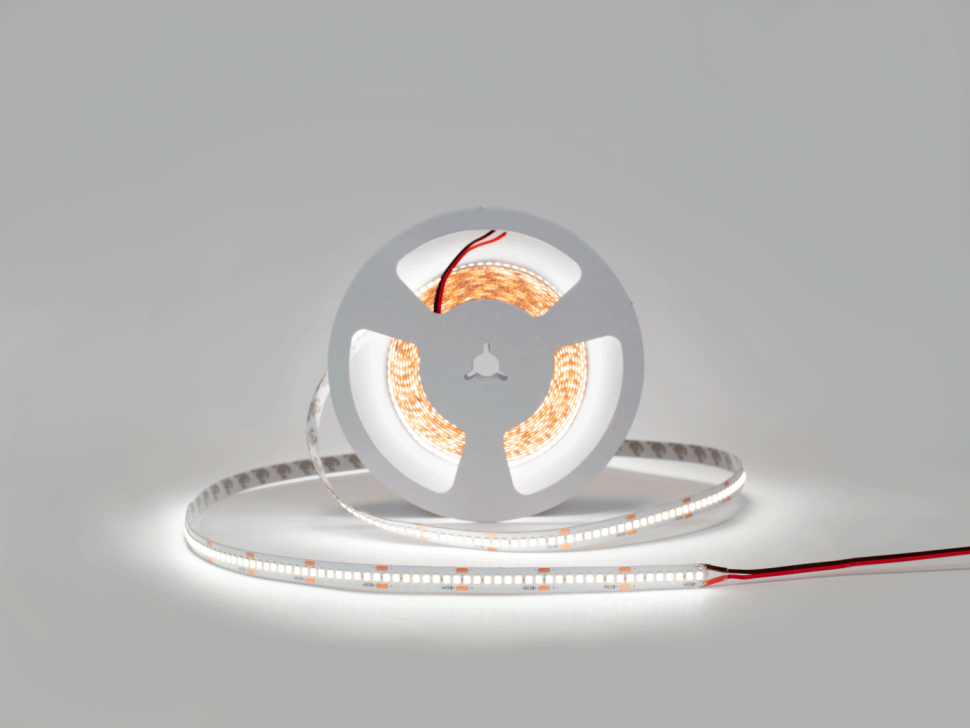 Лента высокоэффективная DSG-HE 2835, 240led/m, 24В, 14,4Вт,м, 4000K, CRI90, 5 лет гарантия фото 1 &mdash; Multielectrika