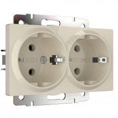 Розетка двойная с заземлением (слоновая кость) W1172003 &mdash; Multielectrika
