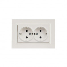 Розетка двойная с заземлением с защитными шторками 16А в сборе IEK Brite РСш12-3-БрЖ жемчуг &mdash; Multielectrika