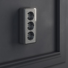 Розетка тройная с заземлением и шторками Gallant графит рифленый W5073104 &mdash; Multielectrika