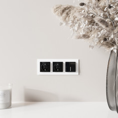 Розетка с заземлением, шторками и USB тип A+C (черный акрил) W1171748 &mdash; Multielectrika