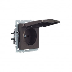 Розетка с заземлением с защитными шторками и крышкой 16А IP20 IEK Brite РСбш10-3-БрТБ темная бронза &mdash; Multielectrika