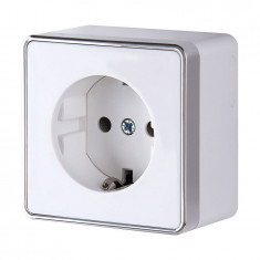 Розетка с заземлением и шторками Gallant (белая) W5071101 &mdash; Multielectrika