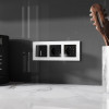 Розетка с заземлением и шторками (черный акрил) W1171148 фото 2 &mdash; Multielectrika