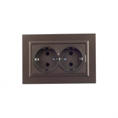 Розетка двойная с заземлением без защитных шторок 16А в сборе IEK Brite РС12-3-БрТБ темная бронза &mdash; Multielectrika
