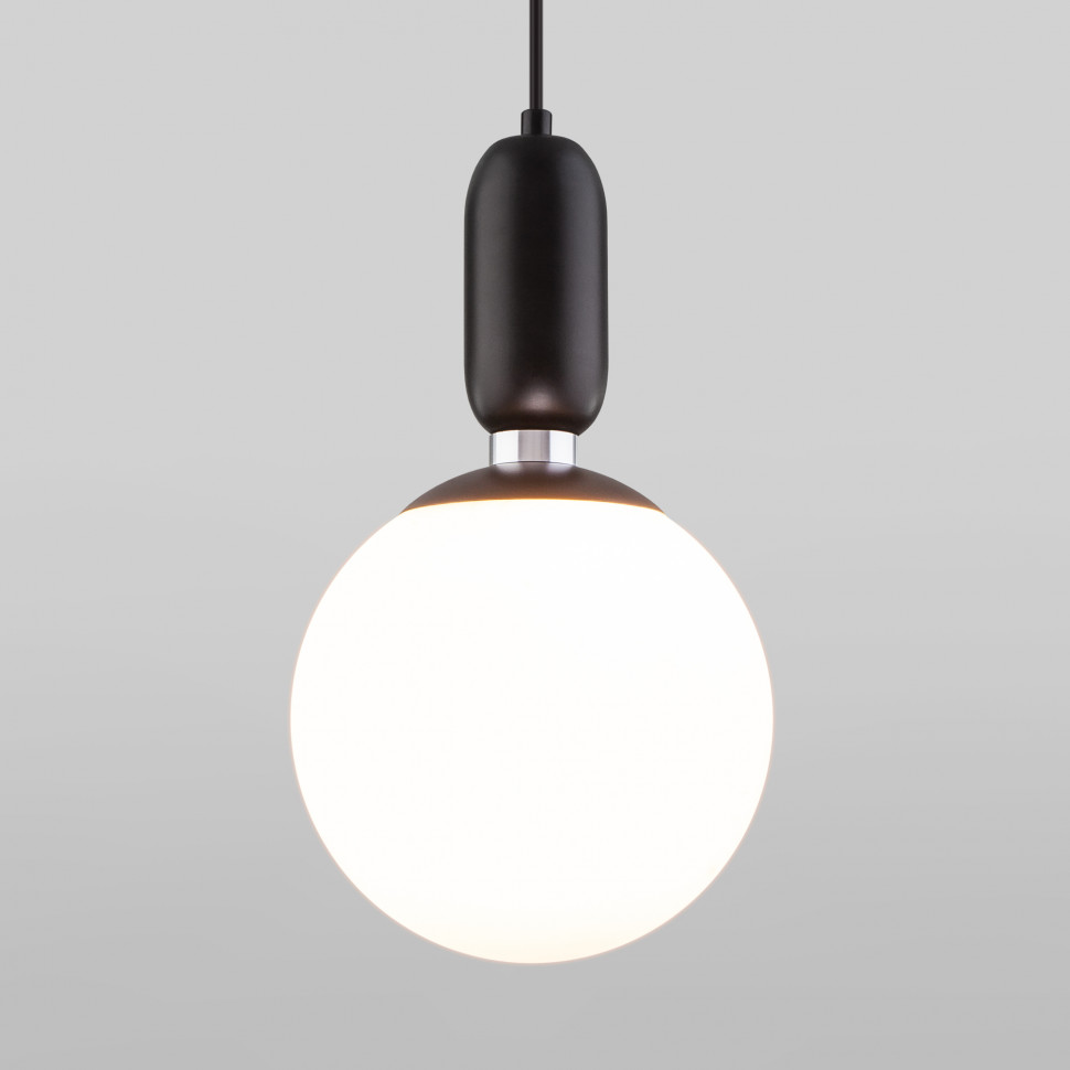 Подвесной светильник со стеклянным плафоном 50197/1 черный фото 1 — Multielectrika