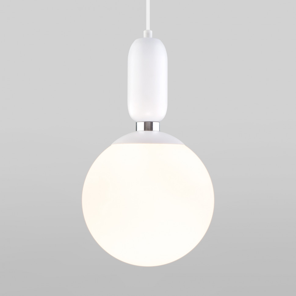 Подвесной светильник со стеклянным плафоном 50197/1 белый фото 1 — Multielectrika