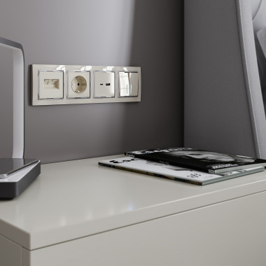 Рамка на 4 поста (слоновая кость/хром) WL03-Frame-04-ivory — Multielectrika