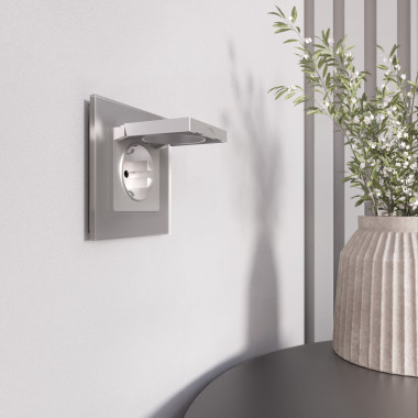 Розетка влагозащ. с зазем. с защит. крышкой и шторками N (серебряный матовый) W1171265 — Multielectrika