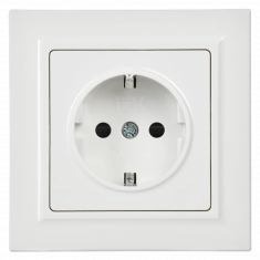 Розетка с заземлением с защитными шторками 16А в сборе IEK Brite РСР14-1-0-БрБ белая &mdash; Multielectrika