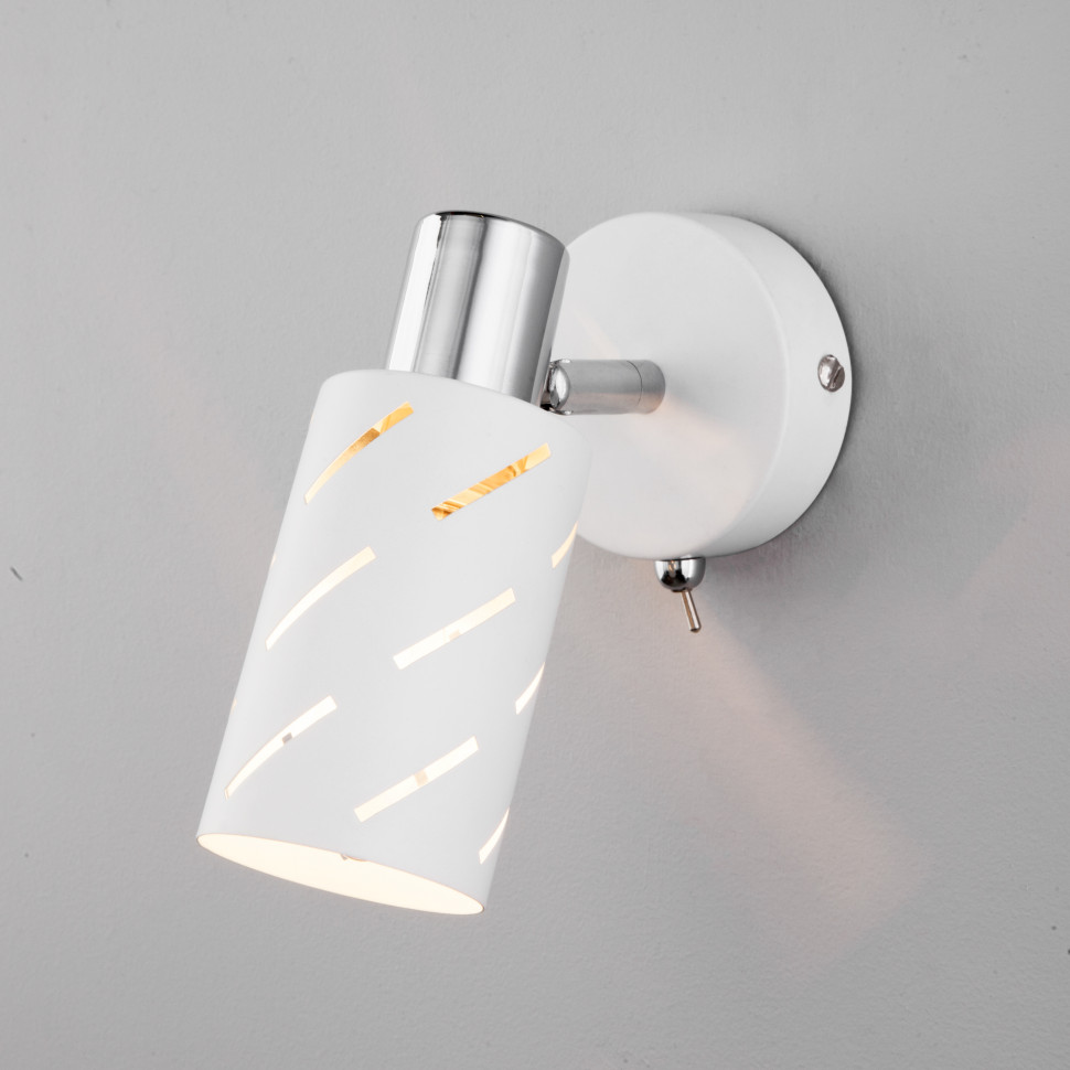 Настенный светильник с поворотным плафоном 20090/1 белый/хром фото 1 — Multielectrika