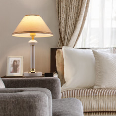 Настольная лампа 60019/1 глянцевый белый &mdash; Multielectrika