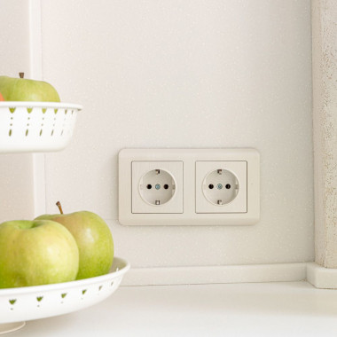 Розетка с заземлением и шторками (перламутровый рифленый) W1171113 &mdash; Multielectrika