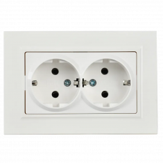 Розетка двойная с заземлением без защитных шторок 16А в сборе IEK Brite РС12-3-БрБ белая &mdash; Multielectrika