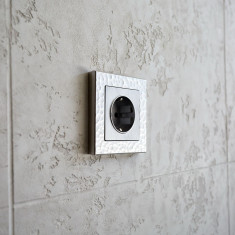 Рамка из поликарбоната на 1 пост Hammer серебряный W0012406 &mdash; Multielectrika