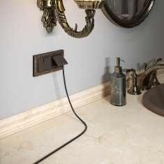 Накладка для розетки IP44 с крышкой (бронзовый) WL12-SKGSC-IP44-CP &mdash; Multielectrika