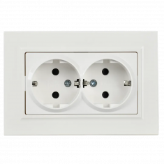 Розетка двойная с заземлением с защитными шторками 16А в сборе IEK Brite РСш12-3-БрБ белая &mdash; Multielectrika
