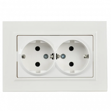 Розетка двойная с заземлением с защитными шторками 16А в сборе IEK Brite РСш12-3-БрБ белая — Multielectrika