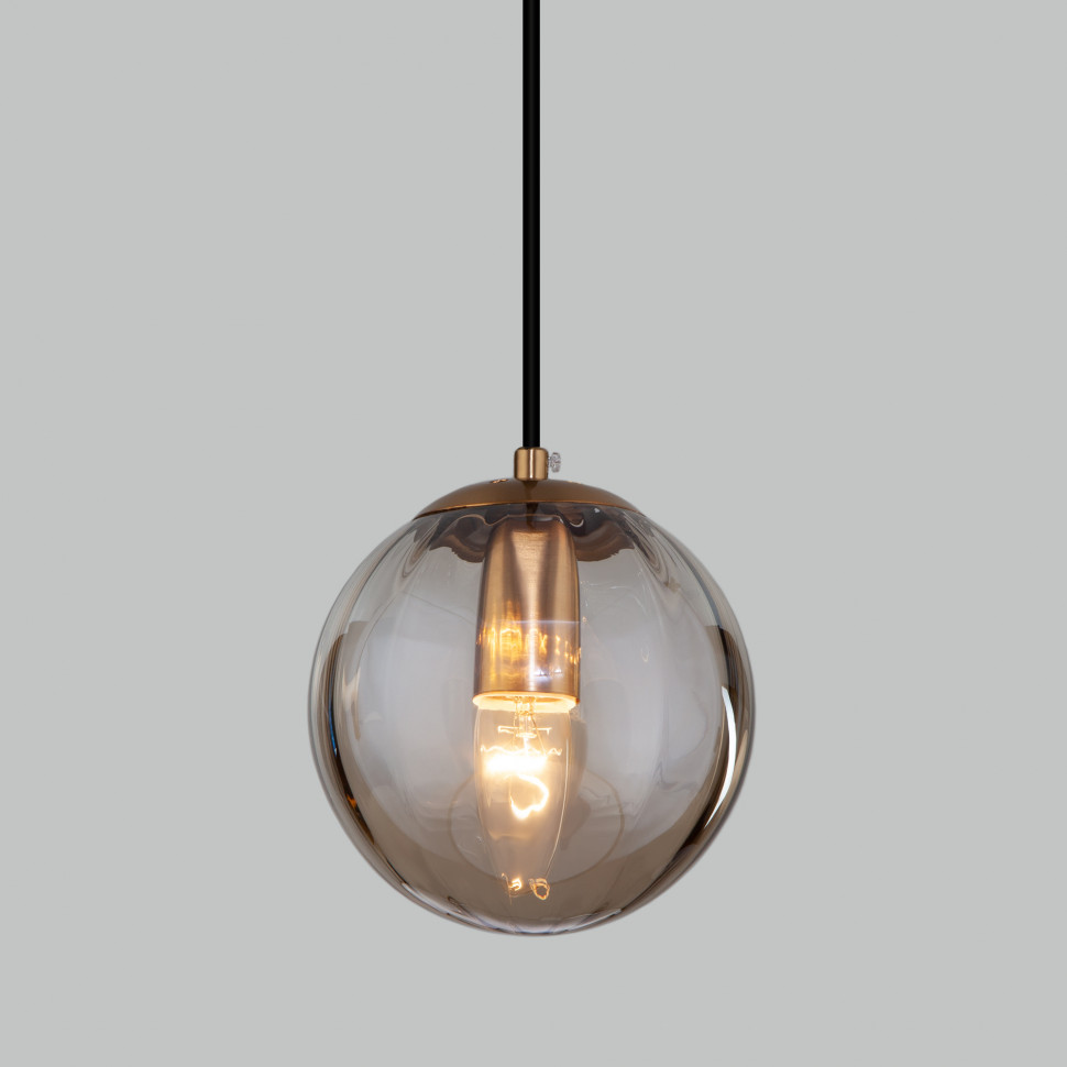 Подвесной светильник со стеклянным плафоном 50207/1 янтарный фото 1 — Multielectrika