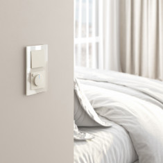 Перекрестный выключатель одноклавишный (айвори матовый) W1113062 &mdash; Multielectrika