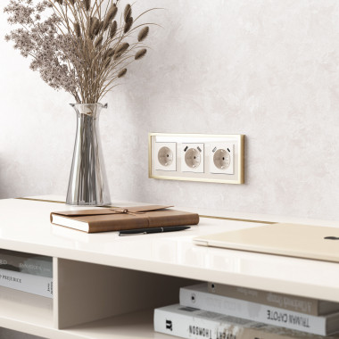 Рамка из металла на 3 поста Baguette айвори/латунь W0032851 &mdash; Multielectrika