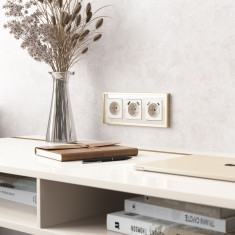 Рамка из металла на 3 поста Baguette айвори/латунь W0032851 &mdash; Multielectrika