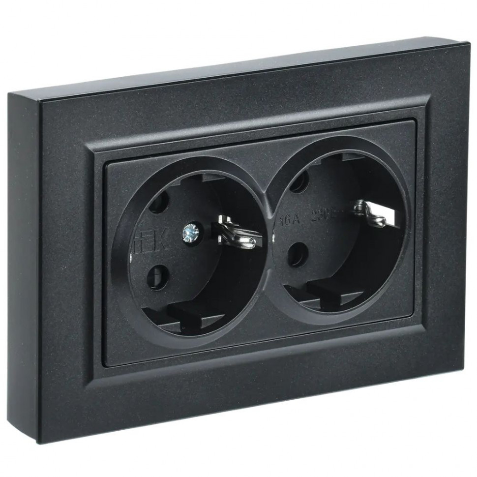 Розетка двойная с заземлением без защитных шторок 16А в сборе IEK Brite РС12-3-БрЧ черная фото 1 — Multielectrika