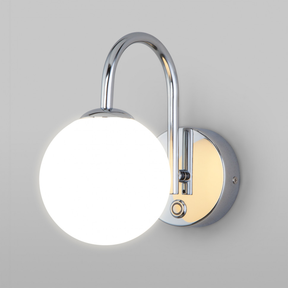 Настенный светильник со стеклянным плафоном 360/1 хром фото 1 &mdash; Multielectrika