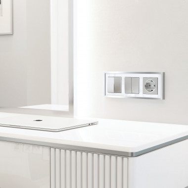 Рамка из металла на 3 поста Baguette белый/серебро W0032850 &mdash; Multielectrika