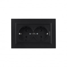 Розетка двойная с заземлением с защитными шторками 16А в сборе IEK Brite РСш12-3-БрЧ черная &mdash; Multielectrika