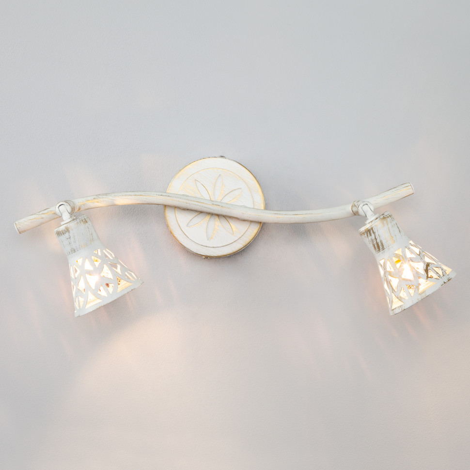 Настенный светильник с металлическими плафонами 20027/2 белый с золотом фото 1 &mdash; Multielectrika